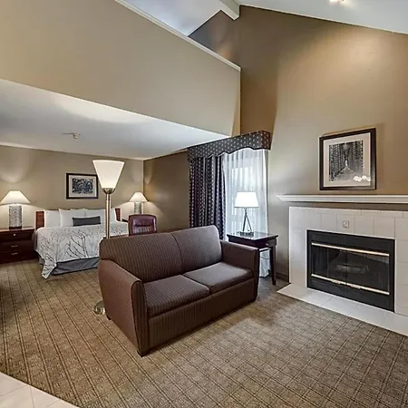 Eastland Suites Hotel & Conference Center By Oyo Urbana Champaign Extérieur photo