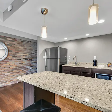 Eastlake Suites Hotel & Conference Center By Oyo Urbana Champaign Esterno foto