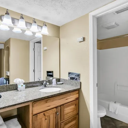 Eastland Suites Hotel & Conference Center By Oyo Urbana Champaign Extérieur photo