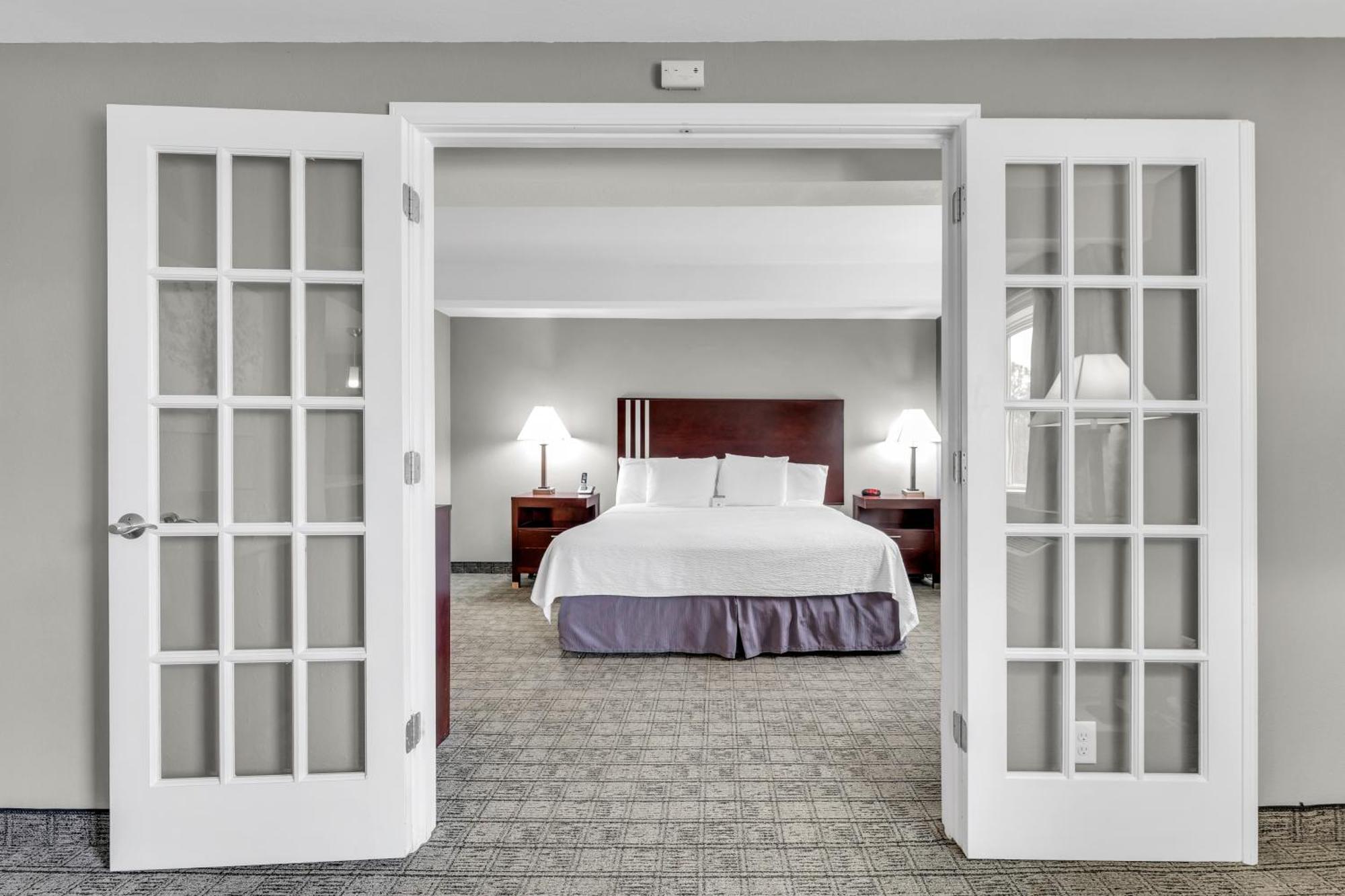 Hotel Eastlake & Conference Center By Oyo Urbana 3*