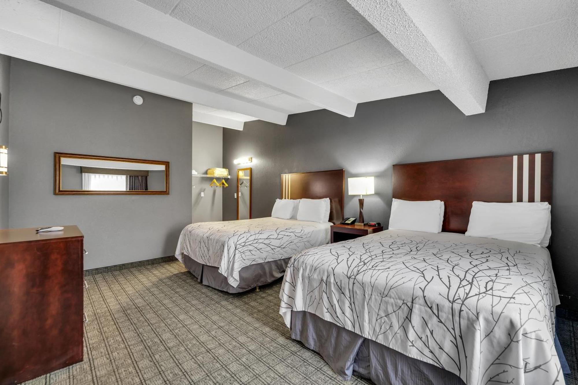 Eastlake & Conference Center By Oyo Urbana 3* Champaign