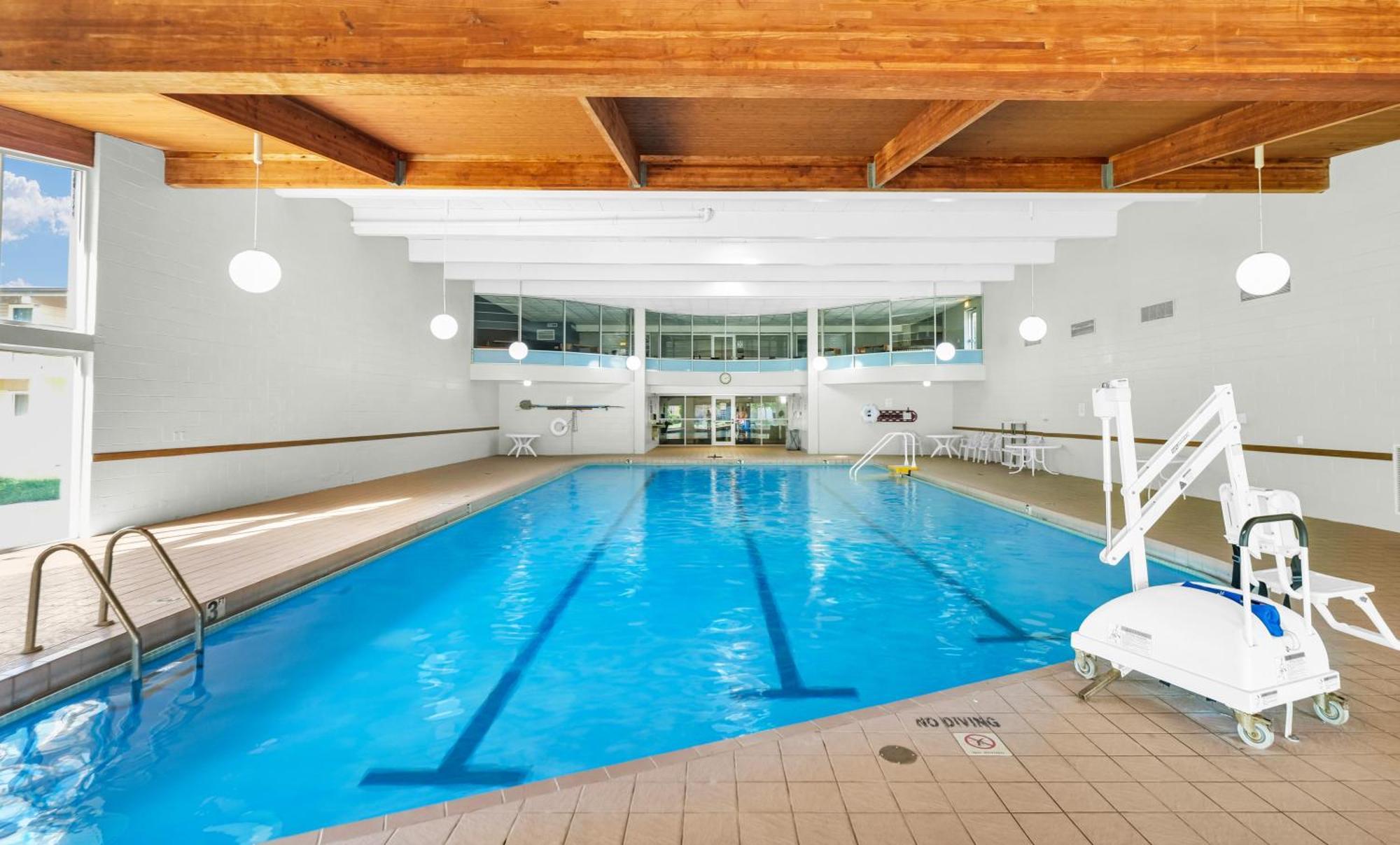 Eastlake & Conference Center By Oyo Urbana 3*