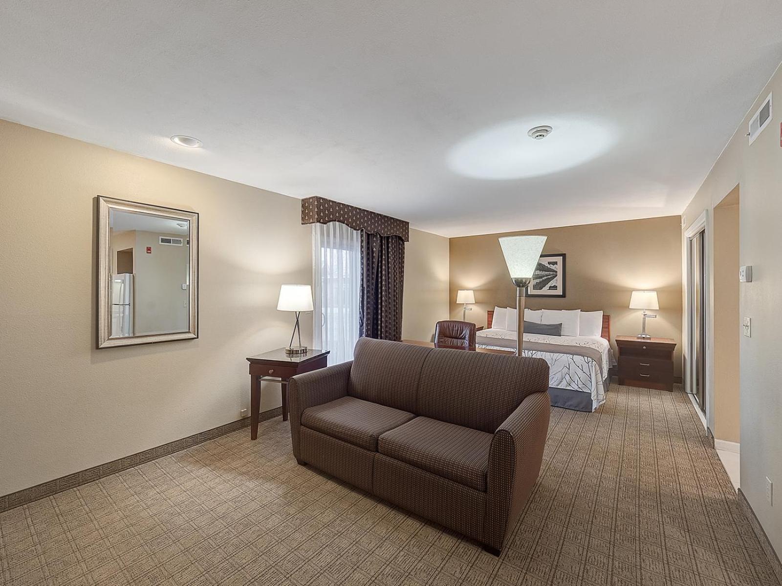 Eastlake & Conference Center By Oyo Urbana 3*