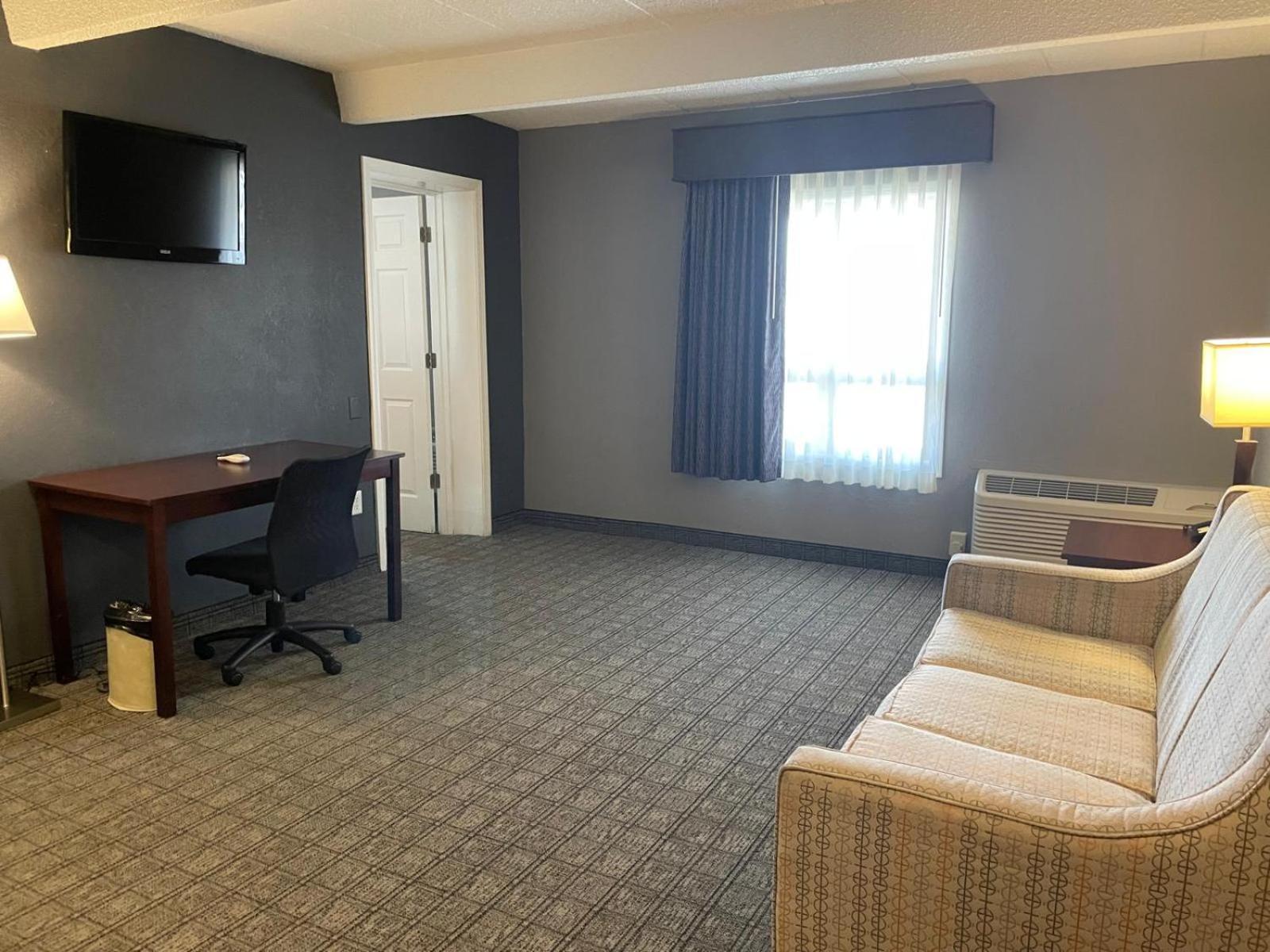 Eastlake & Conference Center By Oyo Urbana Hotel Champaign