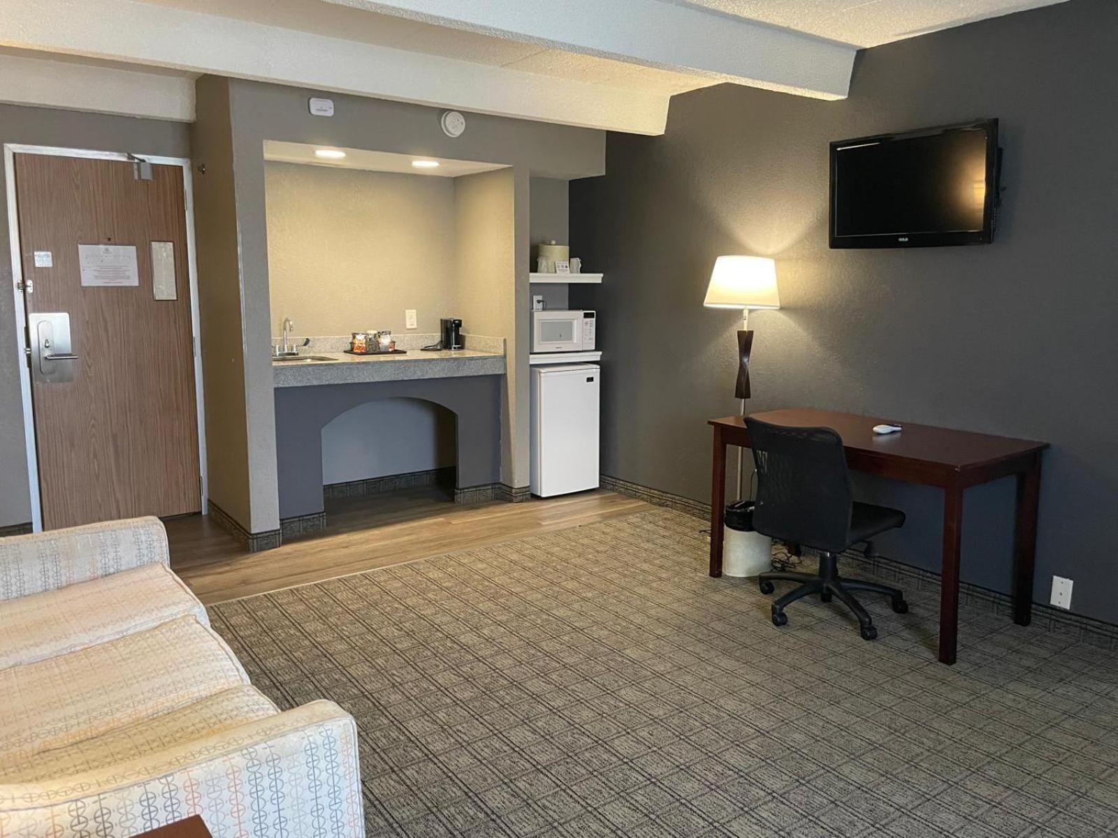 Hotel Eastlake & Conference Center By Oyo Urbana Champaign