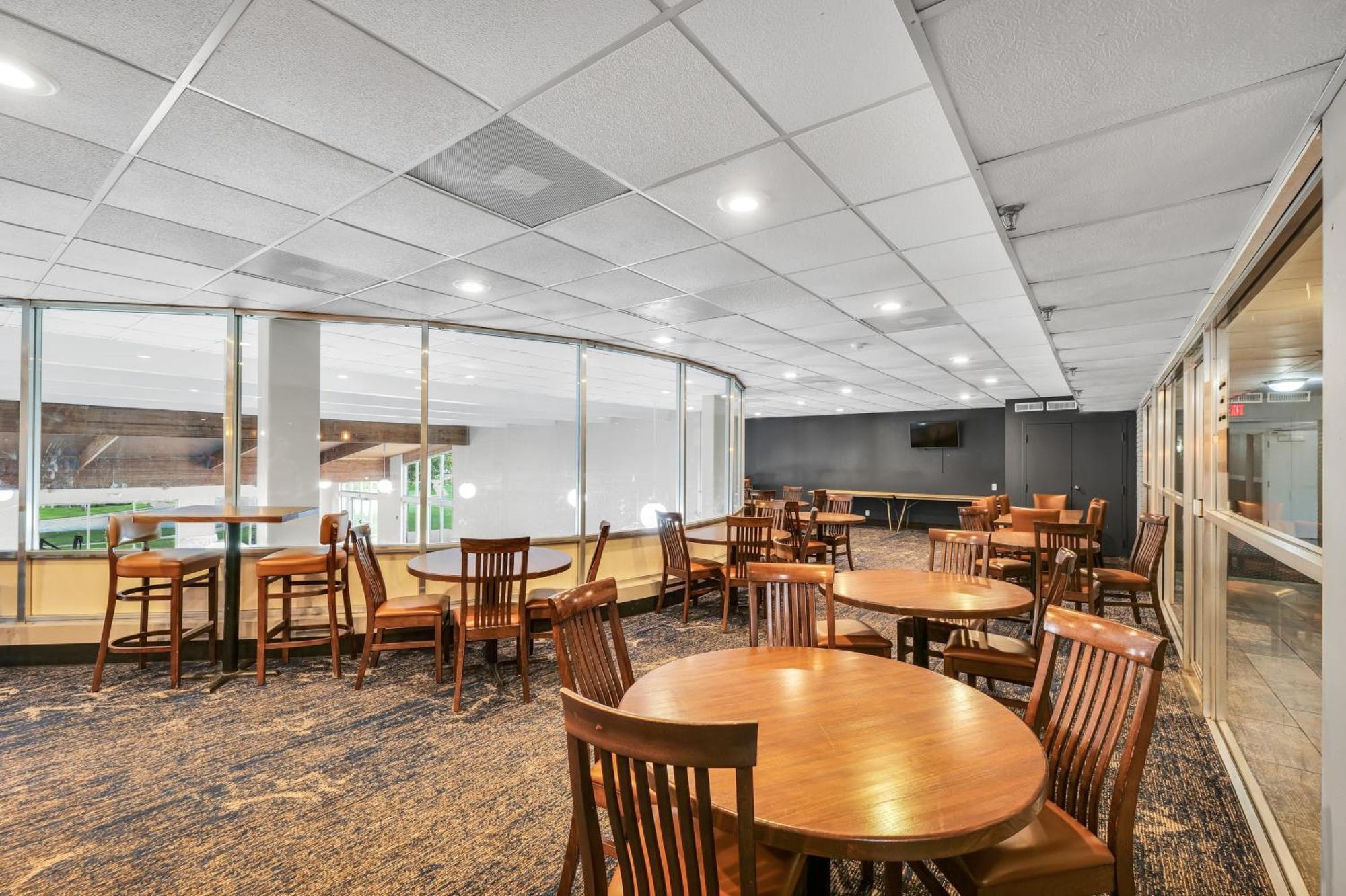 Eastlake & Conference Center By Oyo Urbana Champaign