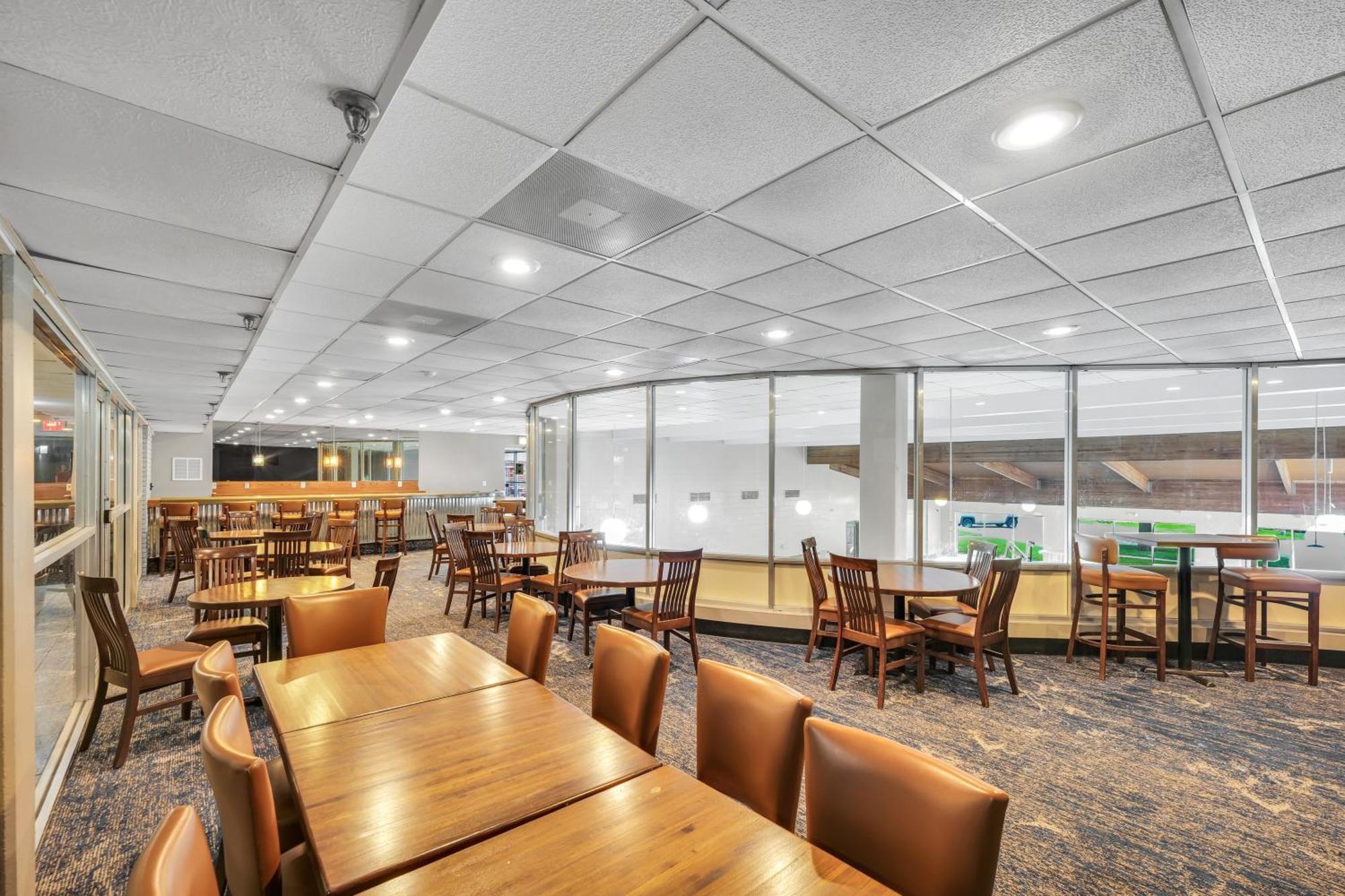 Eastlake & Conference Center By Oyo Urbana